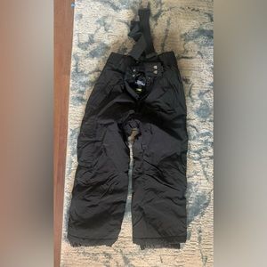 Snow pants for kids, unisex, size 6, used once, black color, excellent condition